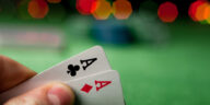 Poker Spielregeln: Strukturierte Anleitung für Texas Hold’em und weitere Varianten