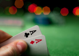 Poker Spielregeln: Strukturierte Anleitung für Texas Hold’em und weitere Varianten