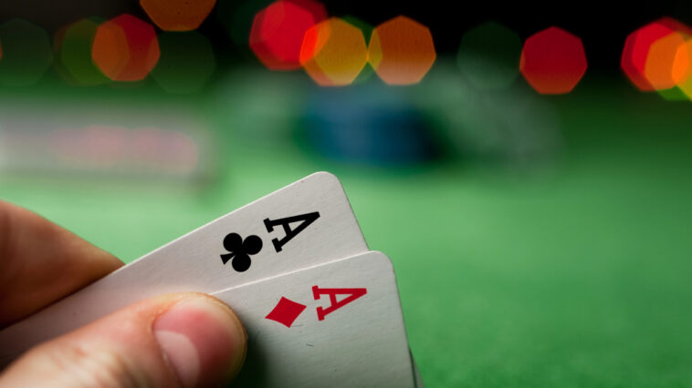 Poker Spielregeln: Strukturierte Anleitung für Texas Hold’em und weitere Varianten